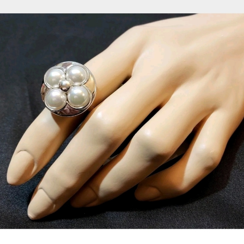 Pearl & Sterling Silver Flower Ring